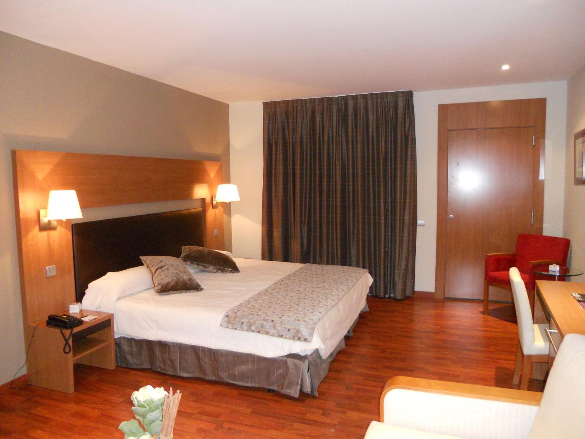 Alti Hotel Bagnères-de-Luchon Εξωτερικό φωτογραφία